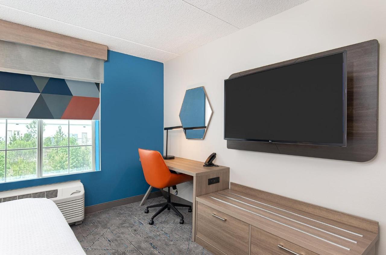 Holiday Inn Express & Suites Columbus At Northlake By Ihg Esterno foto