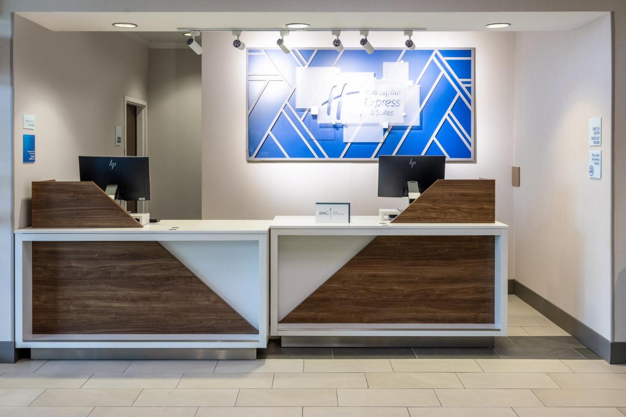 Holiday Inn Express & Suites Columbus At Northlake By Ihg Esterno foto
